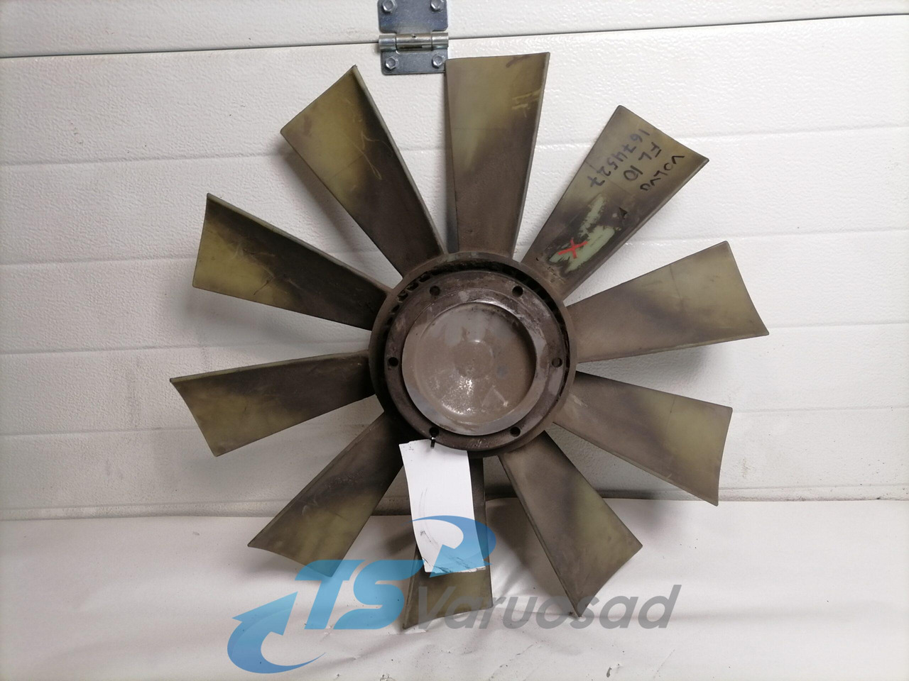 Volvo Cooling fan 1674527 - Ventilator für LKW: das Bild 2 Volvo Cooling fan 1674527 - Ventilator für LKW: das Bild 2