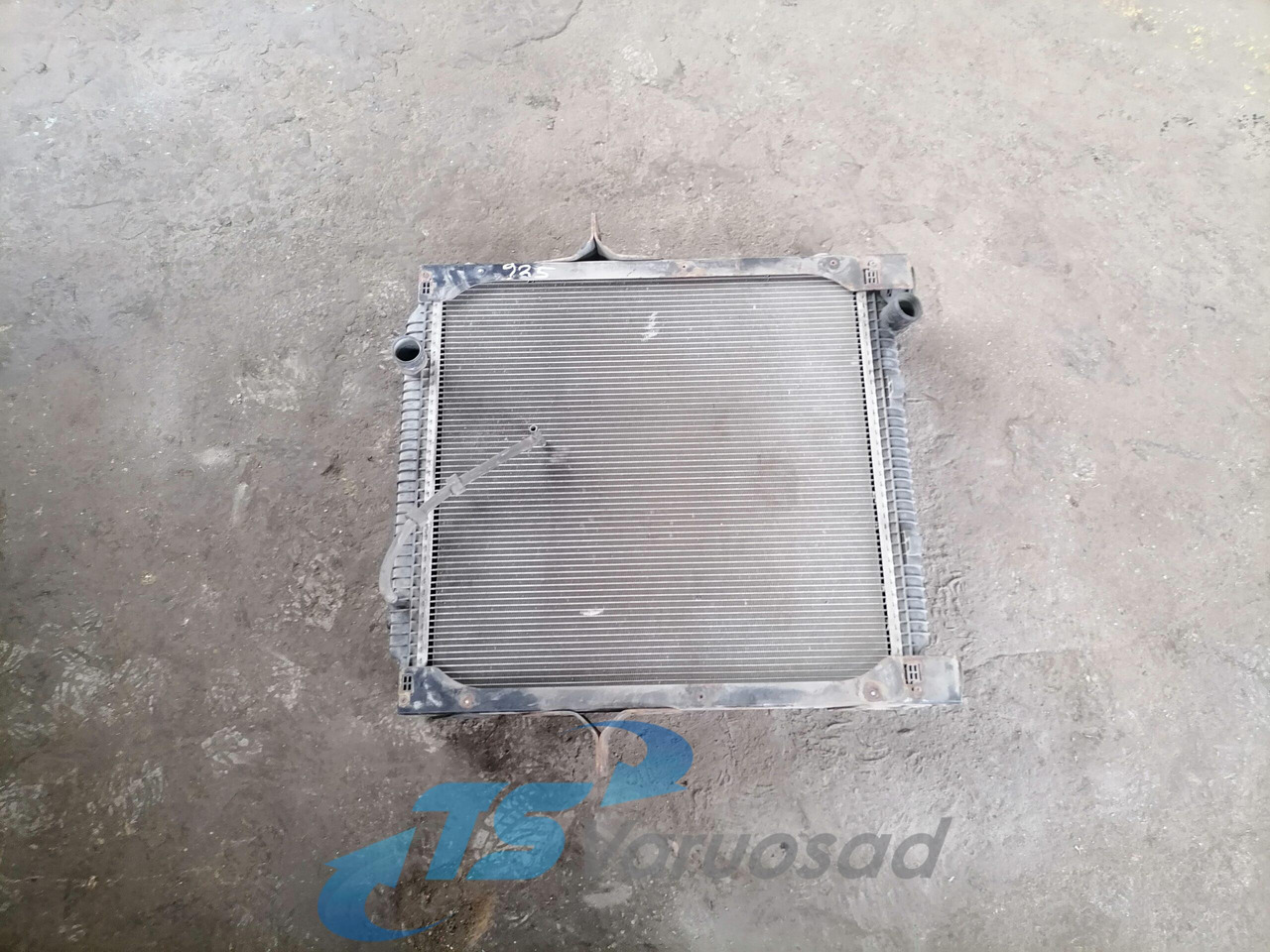 Volvo Cooling radiator 20810099 - Kühler für LKW: das Bild 1 Volvo Cooling radiator 20810099 - Kühler für LKW: das Bild 1