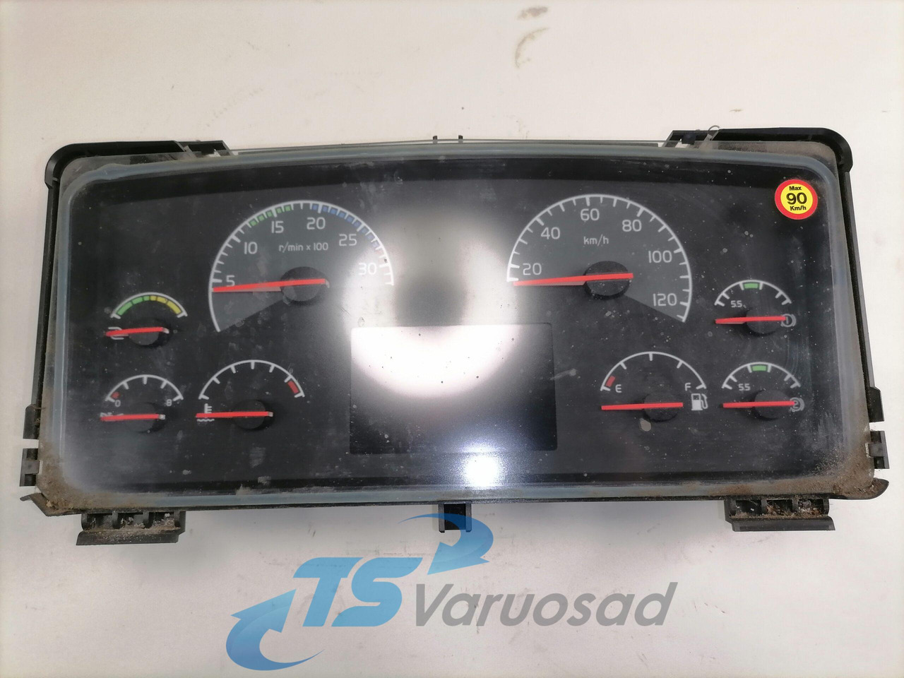 Volvo Dashboard 21375853 - Armaturenbrett für LKW: das Bild 2 Volvo Dashboard 21375853 - Armaturenbrett für LKW: das Bild 2