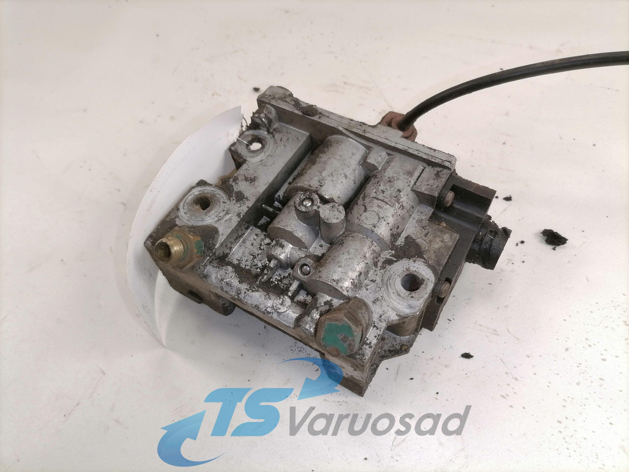 Volvo Engine control switch 2041199 - Auspuff/ Abgasanlage für LKW: das Bild 3 Volvo Engine control switch 2041199 - Auspuff/ Abgasanlage für LKW: das Bild 3