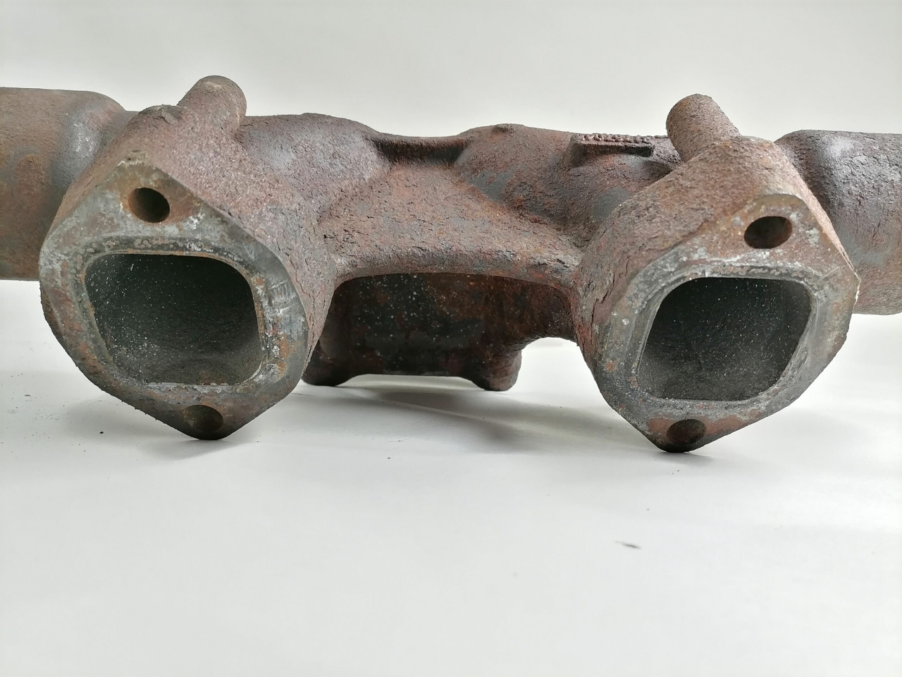 Volvo Exhaust mainfold 21767048 - Abgaskrümmer für LKW: das Bild 3 Volvo Exhaust mainfold 21767048 - Abgaskrümmer für LKW: das Bild 3