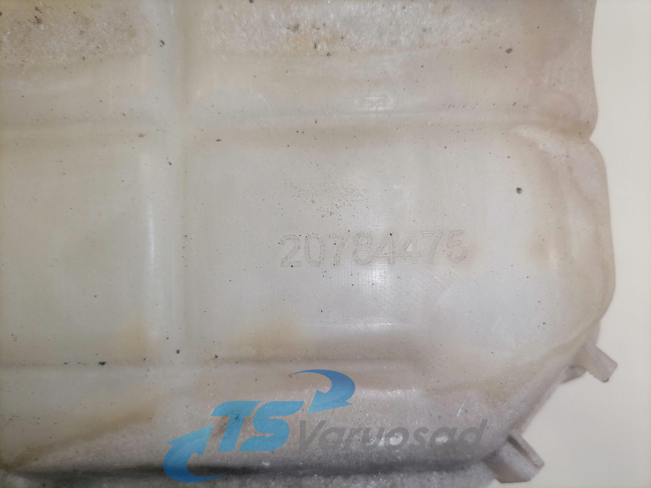 Volvo Expansion tank 20784475 - Universalteil für LKW: das Bild 2 Volvo Expansion tank 20784475 - Universalteil für LKW: das Bild 2