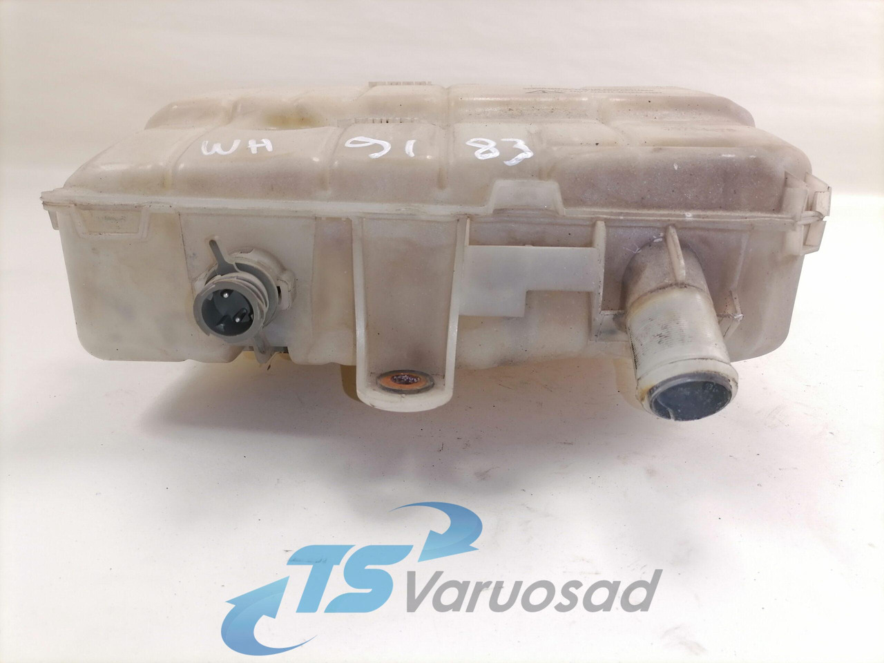 Volvo Expansion tank 20784475 - Universalteil für LKW: das Bild 3 Volvo Expansion tank 20784475 - Universalteil für LKW: das Bild 3