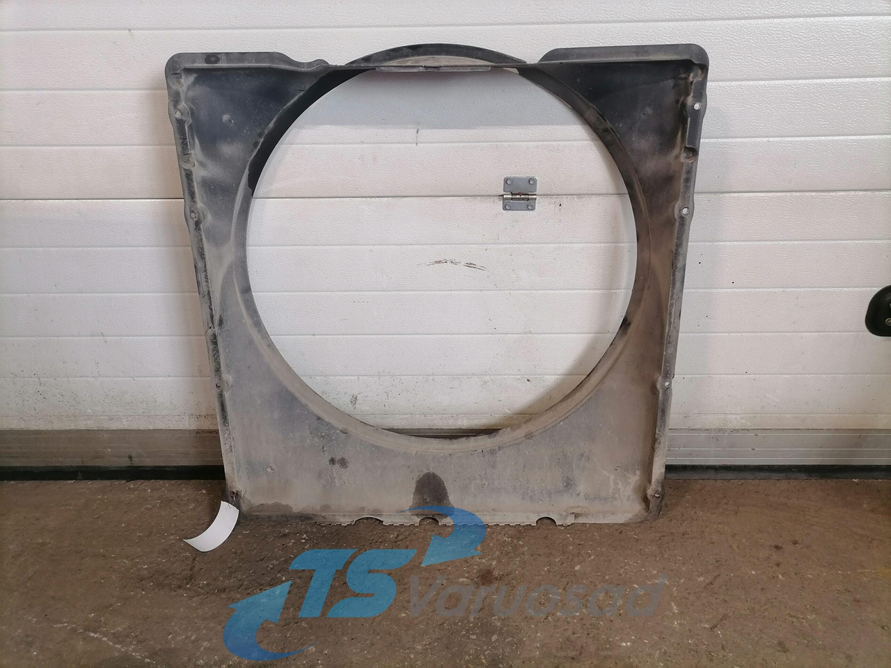Volvo Fan shroud 20502964 - Kühler für LKW: das Bild 2 Volvo Fan shroud 20502964 - Kühler für LKW: das Bild 2