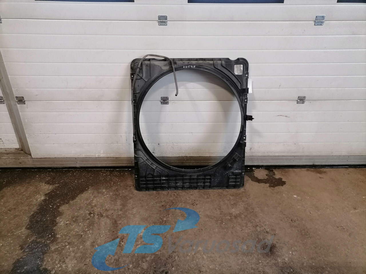 Volvo Fan shroud 22060183 - Kühler für LKW: das Bild 1 Volvo Fan shroud 22060183 - Kühler für LKW: das Bild 1