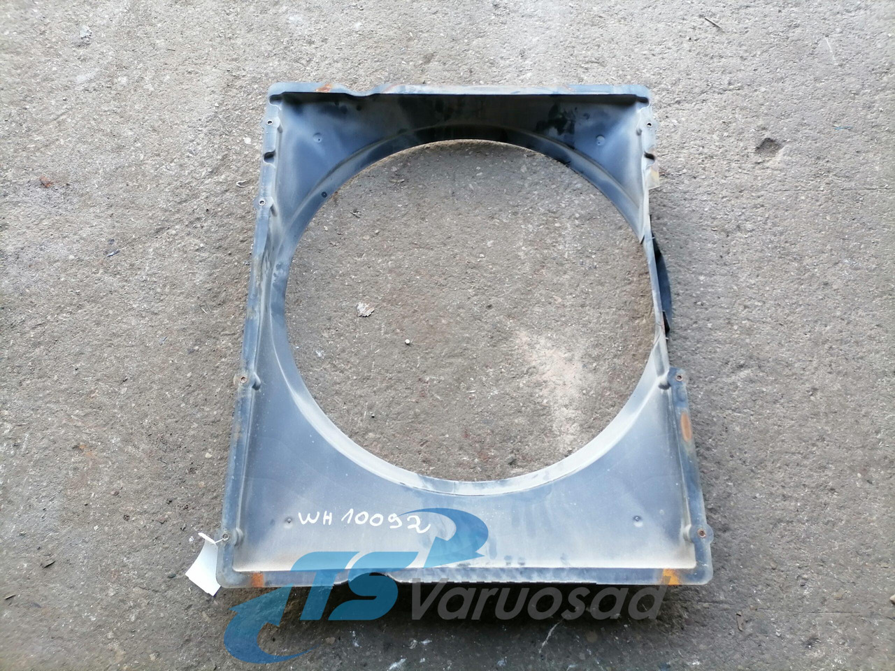 Volvo Fan shroud 3183757 - Kühler für LKW: das Bild 2 Volvo Fan shroud 3183757 - Kühler für LKW: das Bild 2