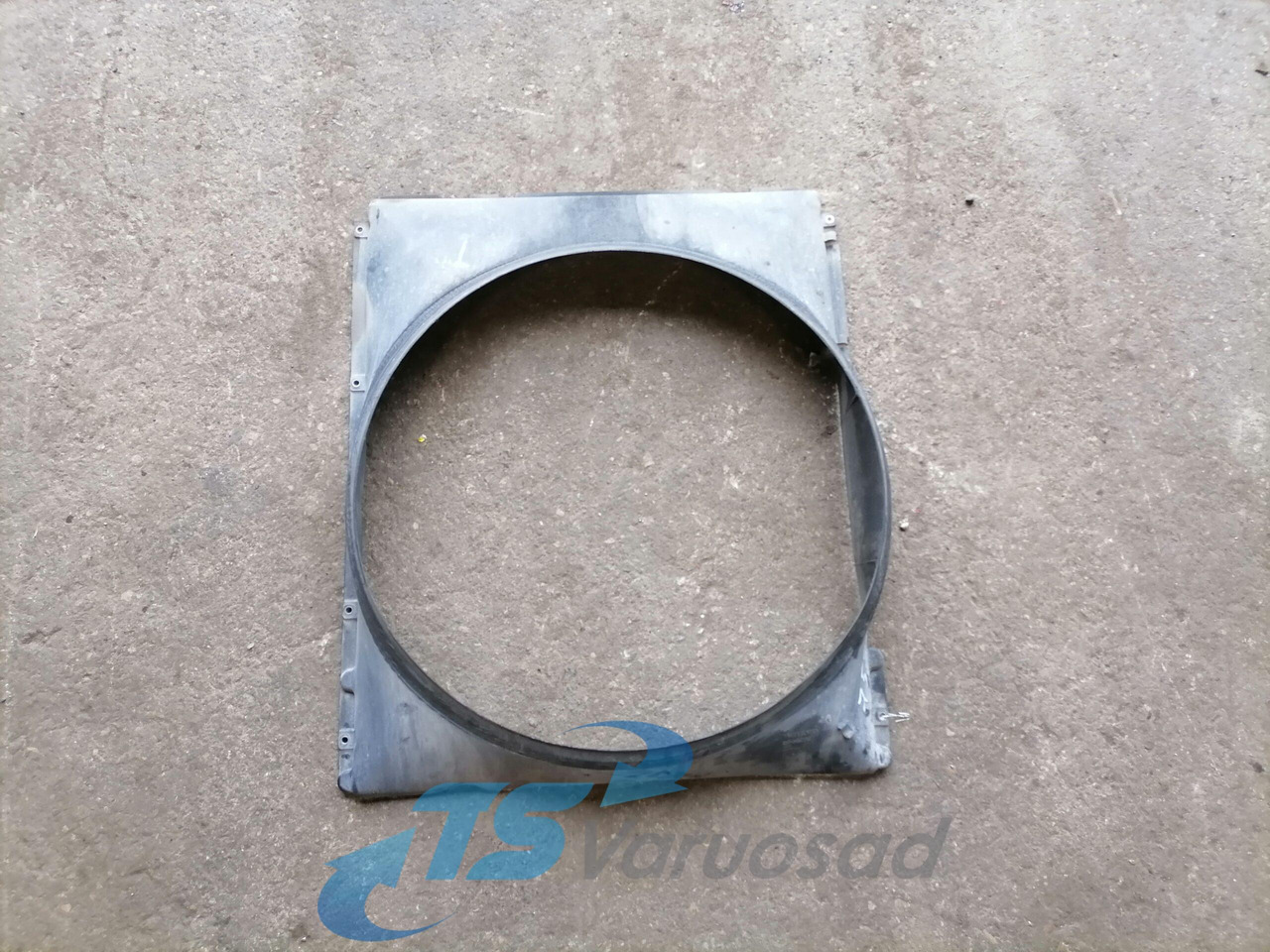 Volvo Fan shroud 3944270 - Kühler für LKW: das Bild 1 Volvo Fan shroud 3944270 - Kühler für LKW: das Bild 1
