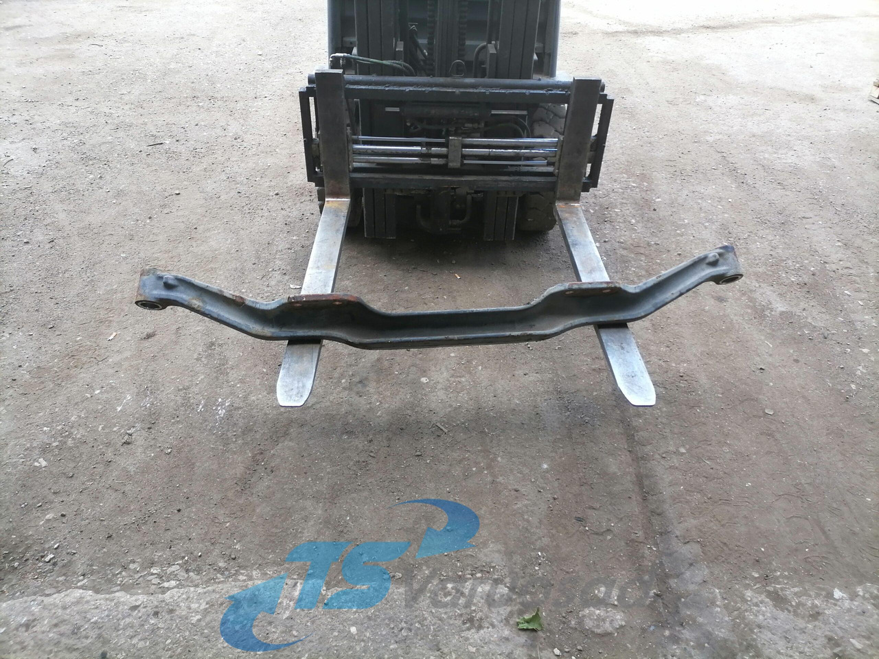 Volvo First axel housing 1026882 - Vorderachse für LKW: das Bild 1 Volvo First axel housing 1026882 - Vorderachse für LKW: das Bild 1