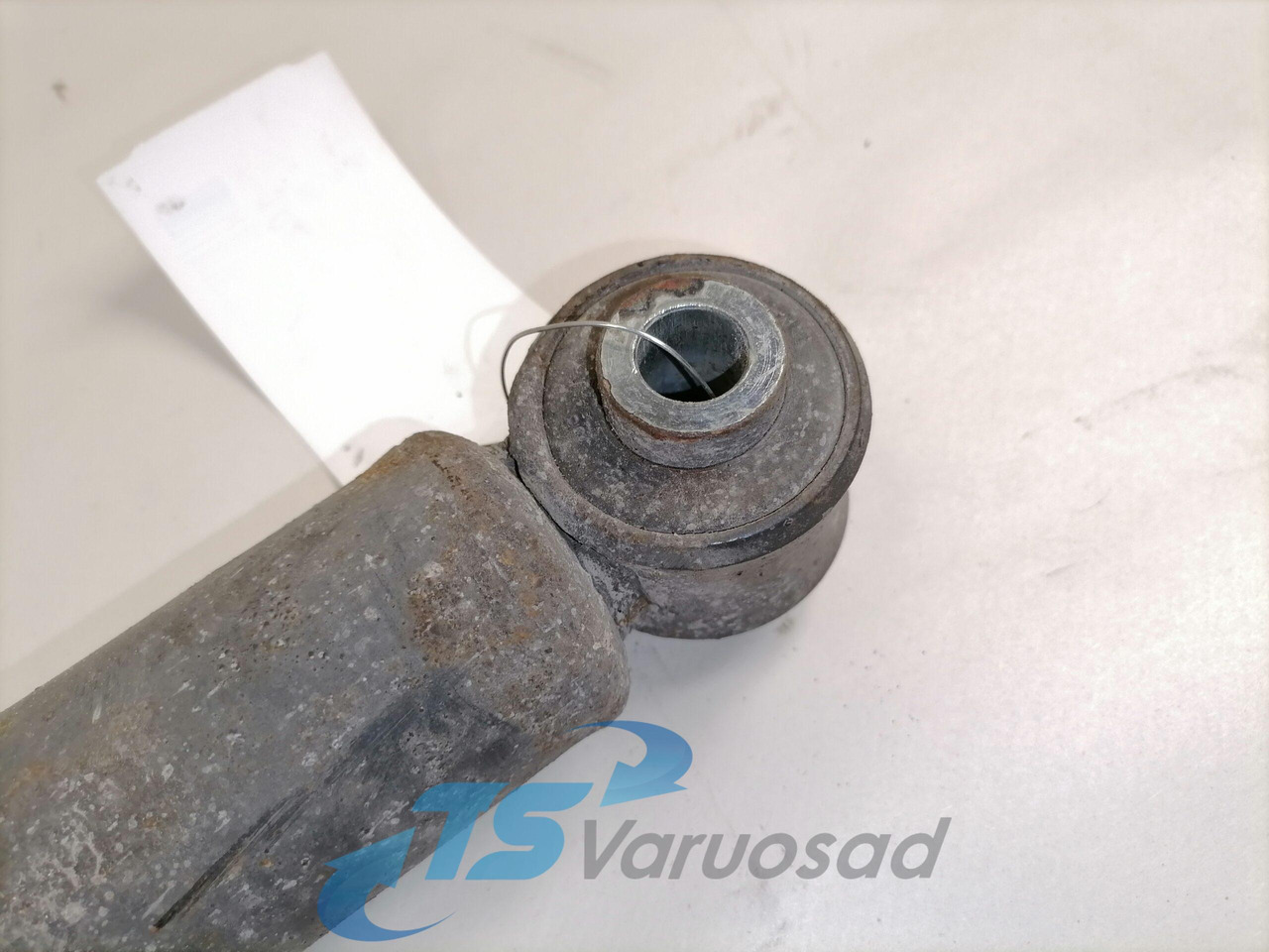 Volvo First axel shock absorber 21866530 - Stoßdämpfer für LKW: das Bild 3 Volvo First axel shock absorber 21866530 - Stoßdämpfer für LKW: das Bild 3