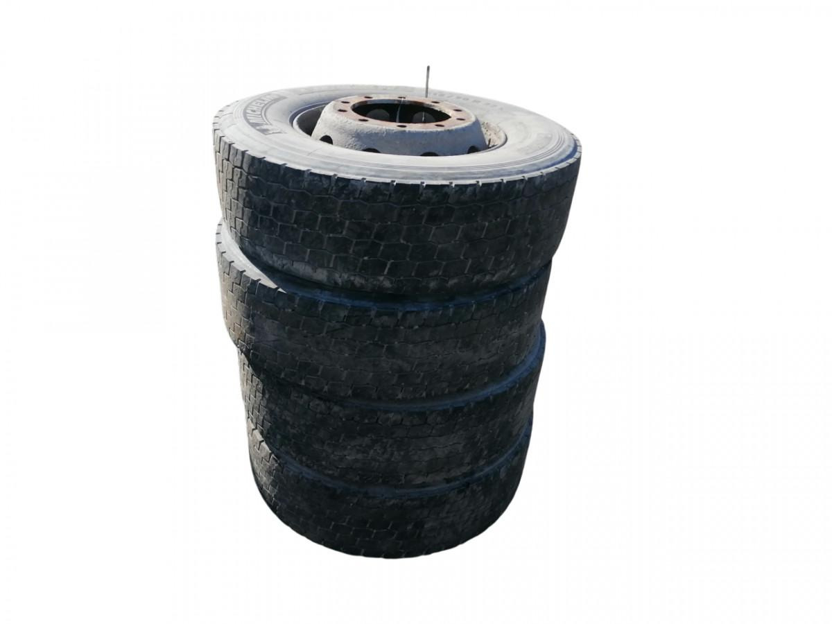Volvo Michelin 315/70R22,5 31570R225 - Felgen und Reifen für LKW: das Bild 1 Volvo Michelin 315/70R22,5 31570R225 - Felgen und Reifen für LKW: das Bild 1