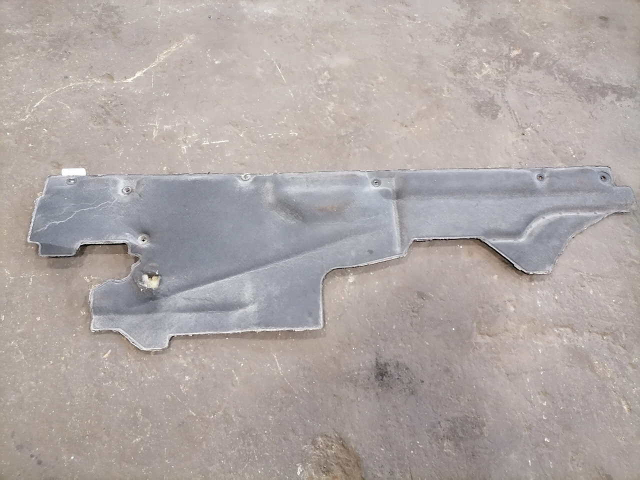 Volvo Noise reduction mat under the cab 20532509 - Universalteil für LKW: das Bild 2 Volvo Noise reduction mat under the cab 20532509 - Universalteil für LKW: das Bild 2