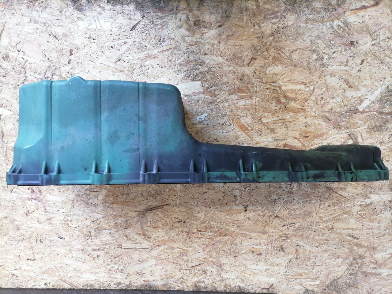 Volvo Oil sump 20493972 - Ölwanne für LKW: das Bild 4 Volvo Oil sump 20493972 - Ölwanne für LKW: das Bild 4