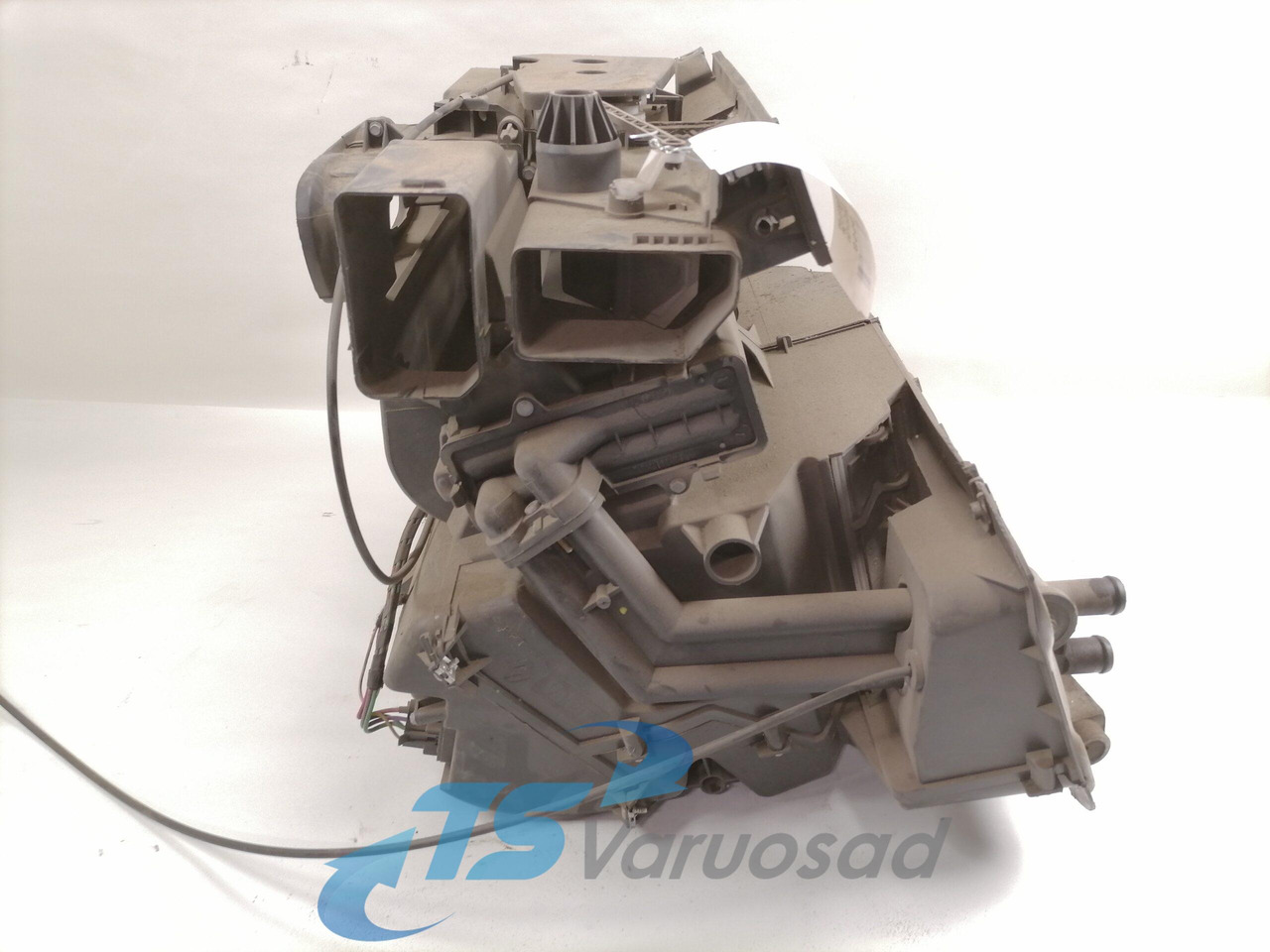Volvo Salongi radiaatorite korpus, komplektne 7420894090 - Universalteil für LKW: das Bild 5 Volvo Salongi radiaatorite korpus, komplektne 7420894090 - Universalteil für LKW: das Bild 5