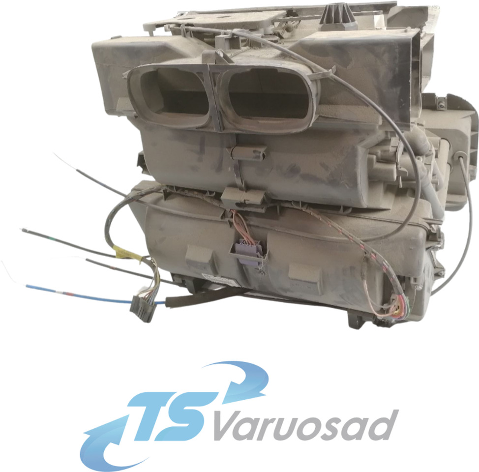 Volvo Salongi radiaatorite korpus, komplektne 7420894090 - Universalteil für LKW: das Bild 1 Volvo Salongi radiaatorite korpus, komplektne 7420894090 - Universalteil für LKW: das Bild 1