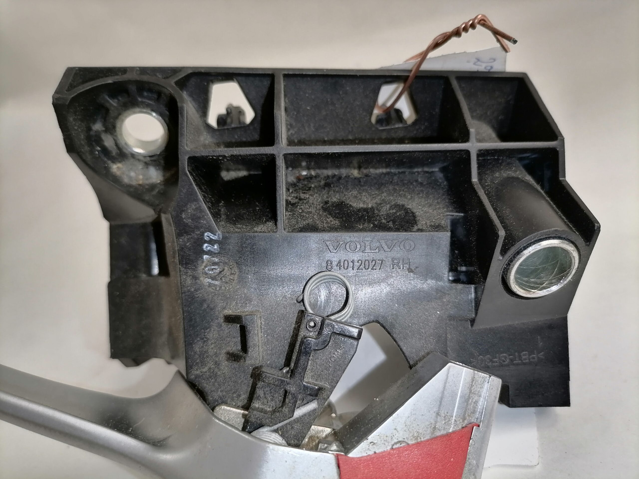 Volvo Ukselink, sisemine parem 84012027 - Tür und Teile für LKW: das Bild 3 Volvo Ukselink, sisemine parem 84012027 - Tür und Teile für LKW: das Bild 3