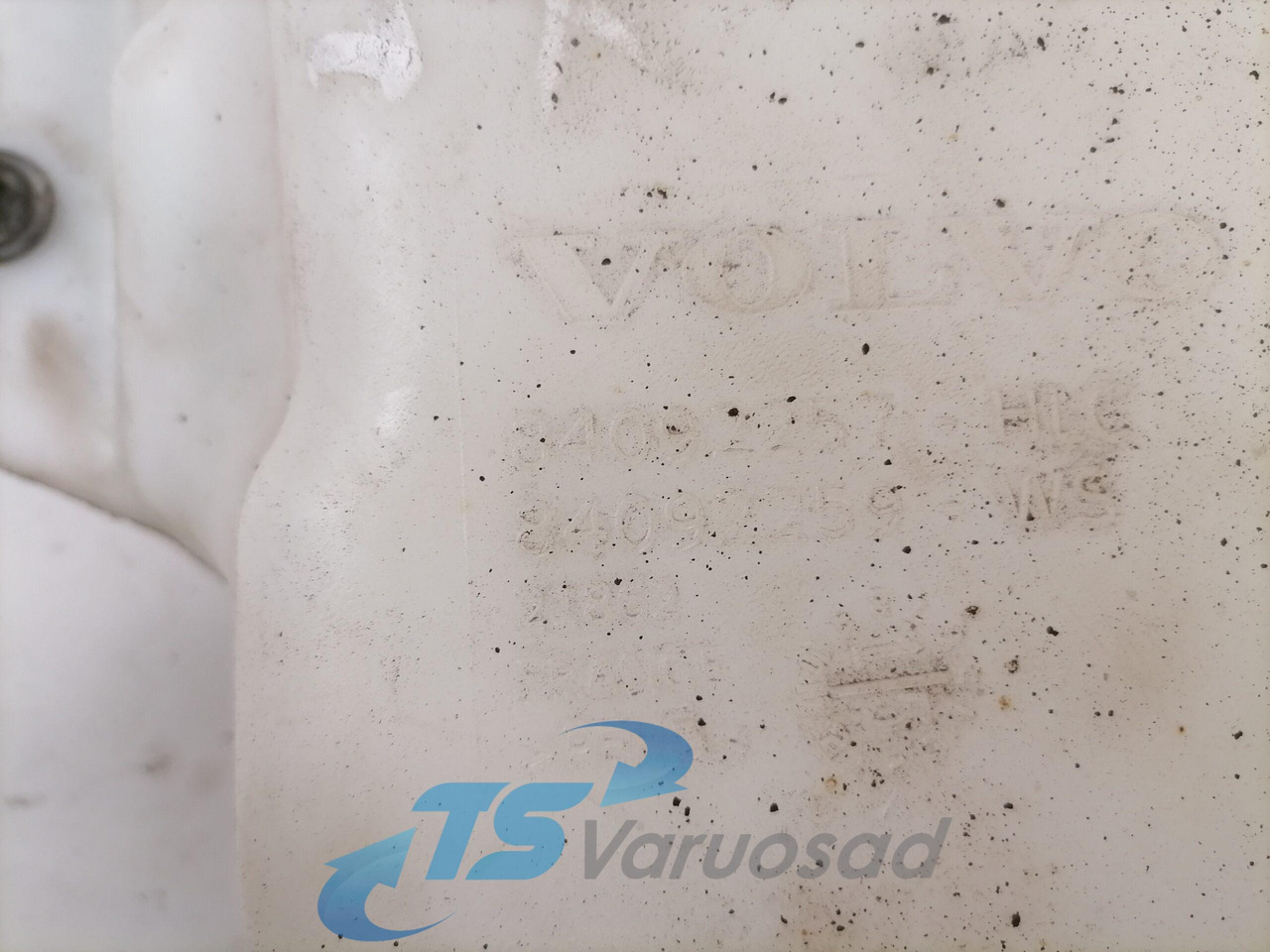 Scheibenwischer für LKW Volvo Windscreen washer fluid tank 84092259: das Bild 6