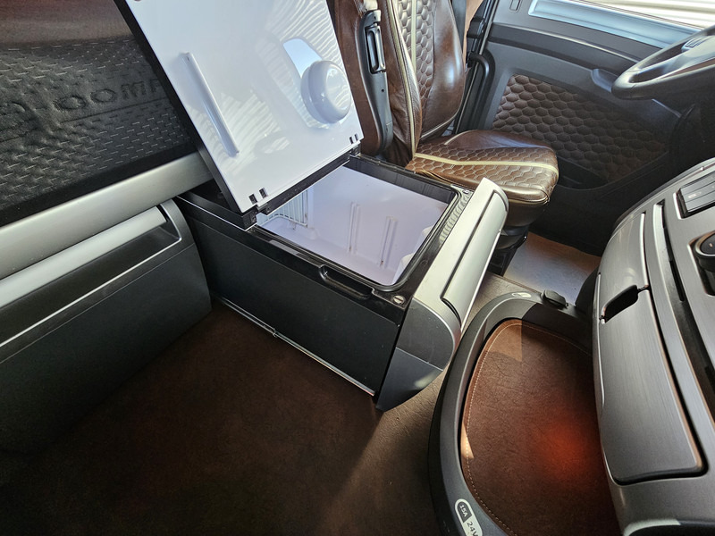 Sattelzugmaschine DAF XF 480 4x2 SSC / RETARDER / SPECIAL INTERIOR: das Bild 18 Sattelzugmaschine DAF XF 480 4x2 SSC / RETARDER / SPECIAL INTERIOR: das Bild 18