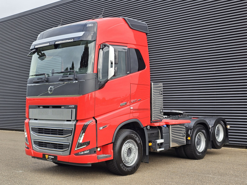 Volvo FH 16 650 / 6x4 BOOGIE / HYDRAULIC / RETARDER / 100T - Sattelzugmaschine: das Bild 1 Volvo FH 16 650 / 6x4 BOOGIE / HYDRAULIC / RETARDER / 100T - Sattelzugmaschine: das Bild 1