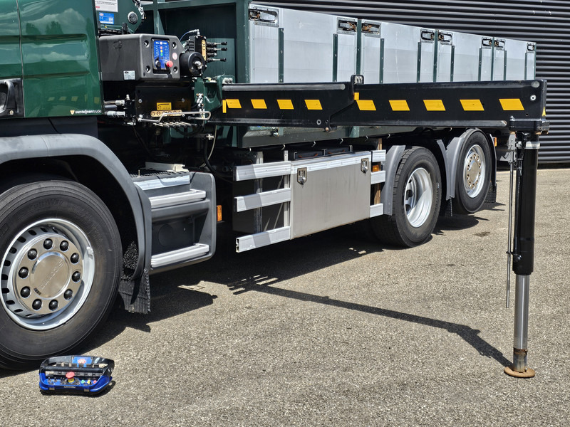 Pritsche LKW, Autokran Scania P410 / 6X2-4 / 21 t/m CRANE / KRAN: das Bild 10