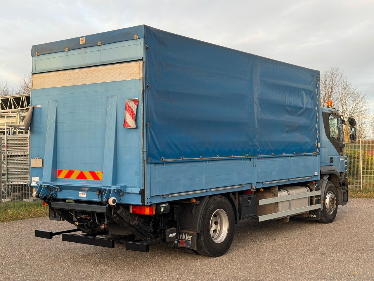 Iveco 190S36/9 Stralis Pritsche & Hebebühne 3 to. TOP - Plane LKW: das Bild 5 Iveco 190S36/9 Stralis Pritsche & Hebebühne 3 to. TOP - Plane LKW: das Bild 5