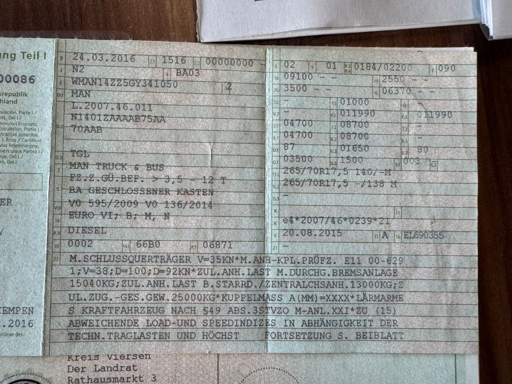 MAN 12.250 4X2 Koffer LBW Klima Diff.Sperre AHK MAN 12.250 4X2 Koffer LBW Klima Diff.Sperre AHK - Koffer LKW: das Bild 2 MAN 12.250 4X2 Koffer LBW Klima Diff.Sperre AHK MAN 12.250 4X2 Koffer LBW Klima Diff.Sperre AHK - Koffer LKW: das Bild 2