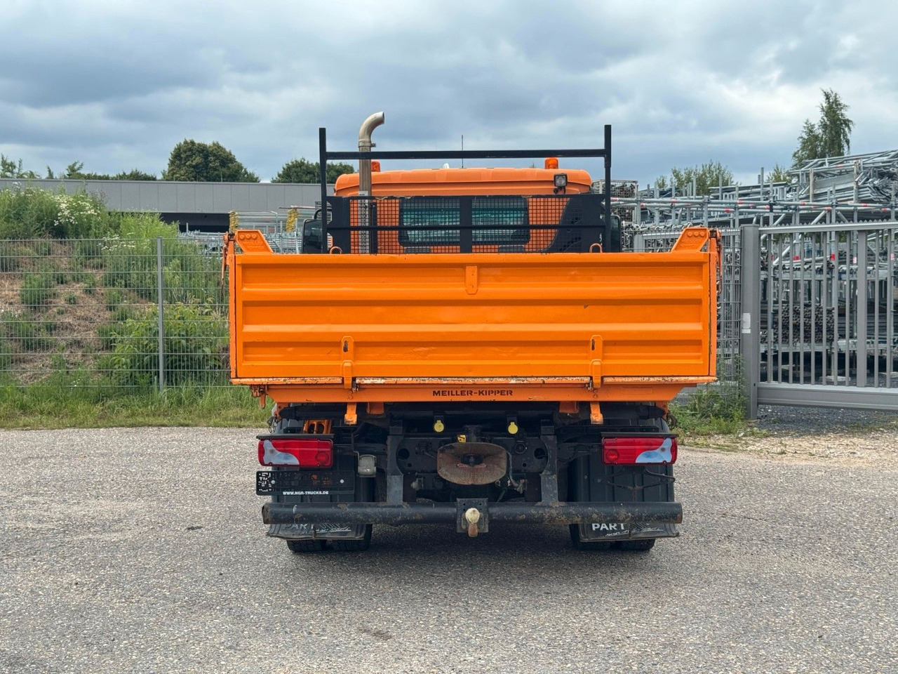 MAN 8.220 4x2 Meiller 3S. Kipper AHK Sperrdiff. TOP - Kipper: das Bild 5 MAN 8.220 4x2 Meiller 3S. Kipper AHK Sperrdiff. TOP - Kipper: das Bild 5