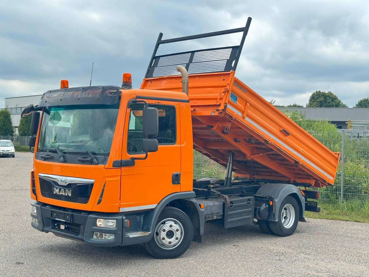 MAN 8.220 4x2 Meiller 3S. Kipper AHK Sperrdiff. TOP - Kipper: das Bild 1 MAN 8.220 4x2 Meiller 3S. Kipper AHK Sperrdiff. TOP - Kipper: das Bild 1