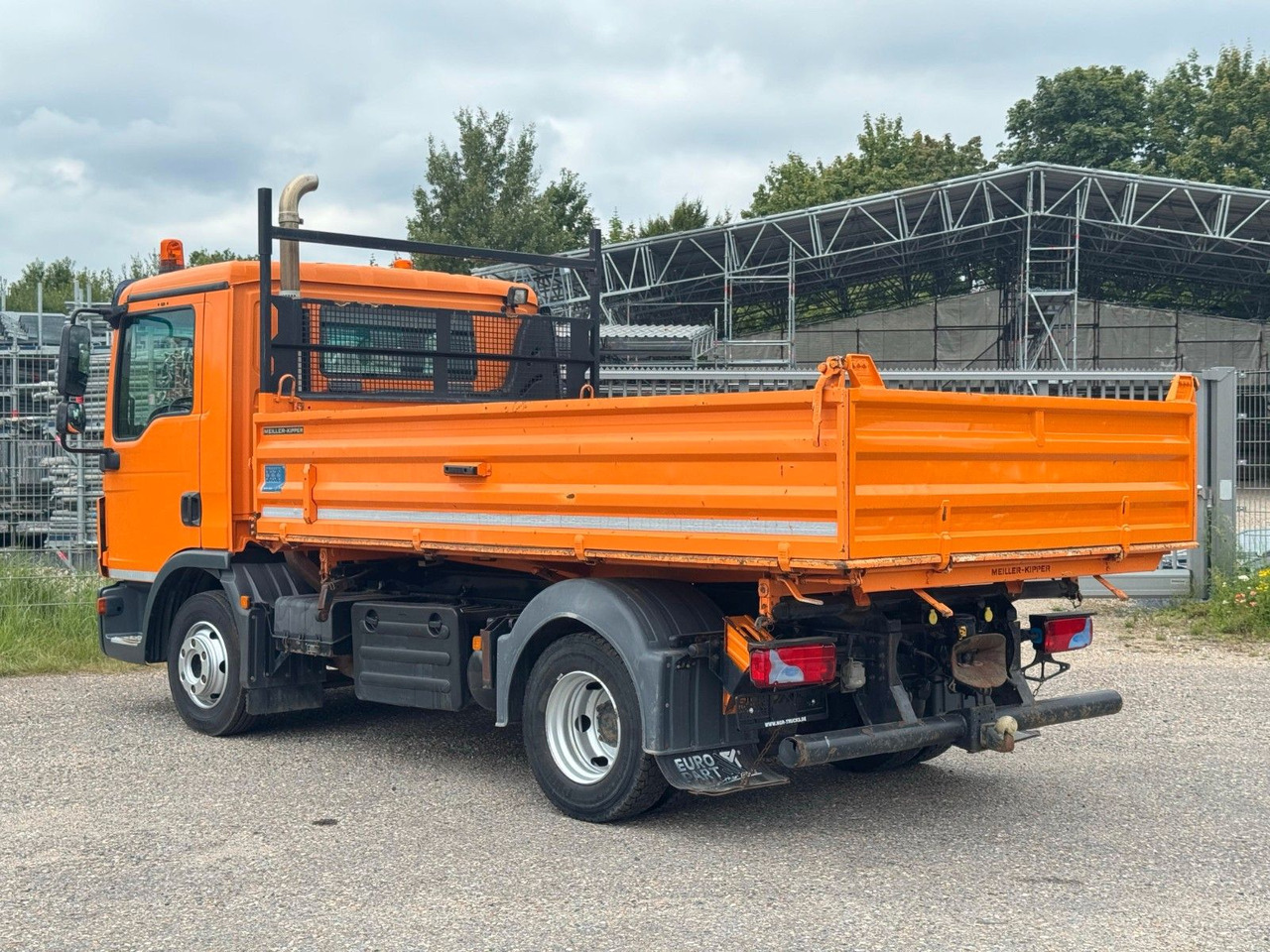 MAN 8.220 4x2 Meiller 3S. Kipper AHK Sperrdiff. TOP - Kipper: das Bild 4 MAN 8.220 4x2 Meiller 3S. Kipper AHK Sperrdiff. TOP - Kipper: das Bild 4