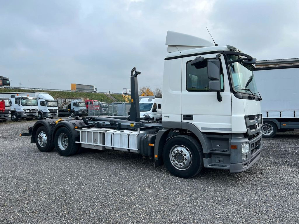 Mercedes-Benz 2541 6X2 Meiller Funk Zustand wie 200 tkm - Abrollkipper: das Bild 1 Mercedes-Benz 2541 6X2 Meiller Funk Zustand wie 200 tkm - Abrollkipper: das Bild 1