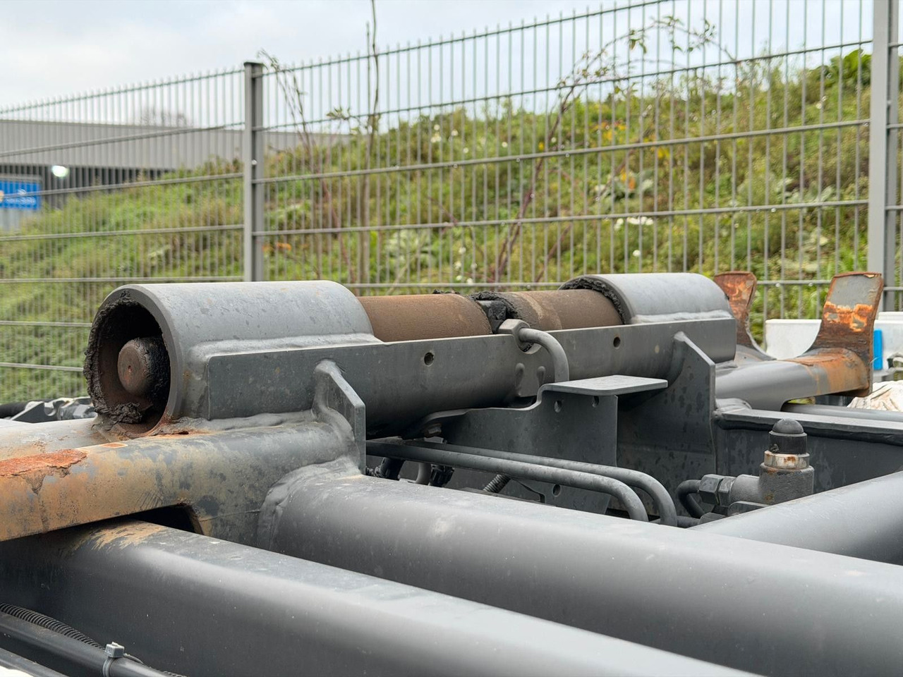 Abrollkipper Mercedes-Benz 2558 6x2 Meiller RK 20.65 | Retarder | Klima: das Bild 12