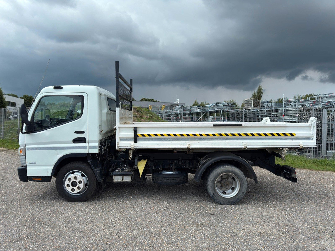 Mitsubishi 7C15 Fuso Canter 4x2 mit Meiller 3S. Kipper - Kipper Transporter: das Bild 5 Mitsubishi 7C15 Fuso Canter 4x2 mit Meiller 3S. Kipper - Kipper Transporter: das Bild 5