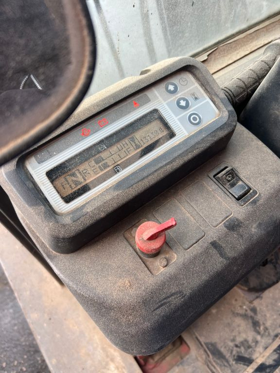 Nissan 32 Diesel 13100 Stunden - Gabelstapler: das Bild 3 Nissan 32 Diesel 13100 Stunden - Gabelstapler: das Bild 3