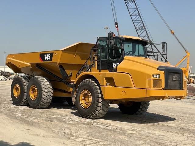 CAT 745 - Knickgelenkter Dumper: das Bild 4 CAT 745 - Knickgelenkter Dumper: das Bild 4
