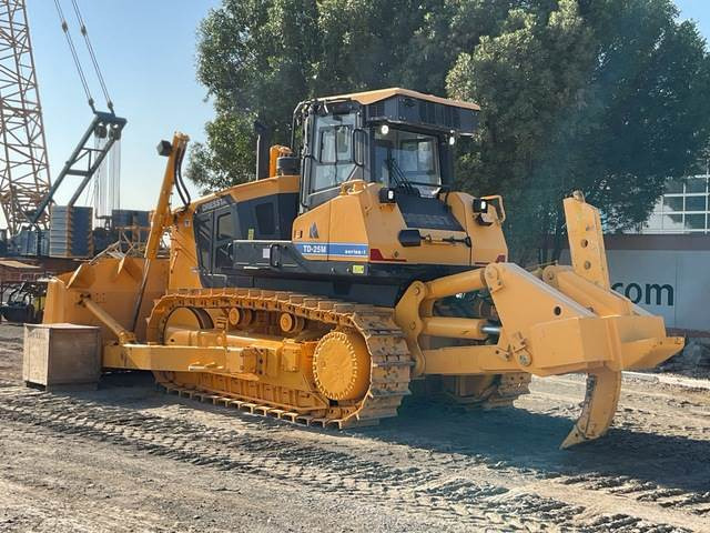 Dressta TD25M - Bulldozer: das Bild 2 Dressta TD25M - Bulldozer: das Bild 2
