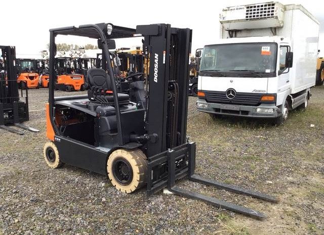 Doosan B25X-7 PLUS - Elektrostapler: das Bild 4 Doosan B25X-7 PLUS - Elektrostapler: das Bild 4