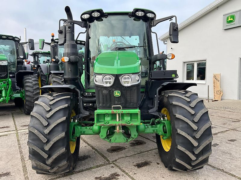 John Deere 6120M AutoPowr - Traktor: das Bild 2 John Deere 6120M AutoPowr - Traktor: das Bild 2