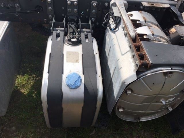 Renault Abgasanlage / Rußpartikelfilter / AdBlue-Anlage Renault Premium - AdBlue Tank für LKW: das Bild 1 Renault Abgasanlage / Rußpartikelfilter / AdBlue-Anlage Renault Premium - AdBlue Tank für LKW: das Bild 1