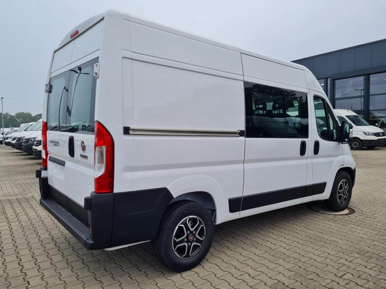 Fiat Ducato 35 Kasten Doka 7-Sitze 2x Schiebetür Maxi - Kastenwagen, Transporter mit Doppelkabine: das Bild 5 Fiat Ducato 35 Kasten Doka 7-Sitze 2x Schiebetür Maxi - Kastenwagen, Transporter mit Doppelkabine: das Bild 5