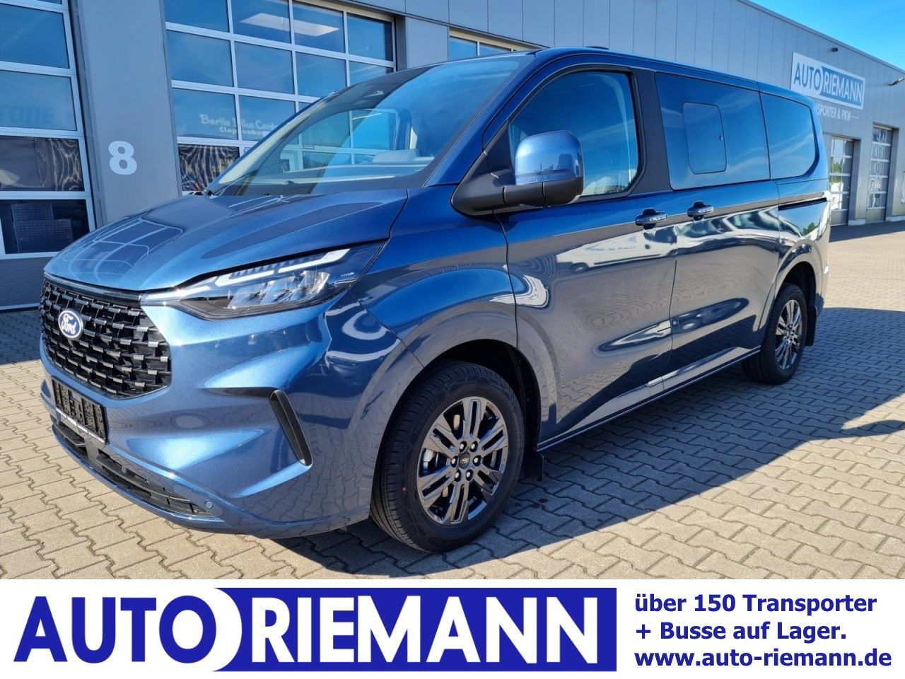 Ford Tourneo Custom 320 Titanium L1 AG 8-Sitze LED KA - Personentransporter: das Bild 1 Ford Tourneo Custom 320 Titanium L1 AG 8-Sitze LED KA - Personentransporter: das Bild 1