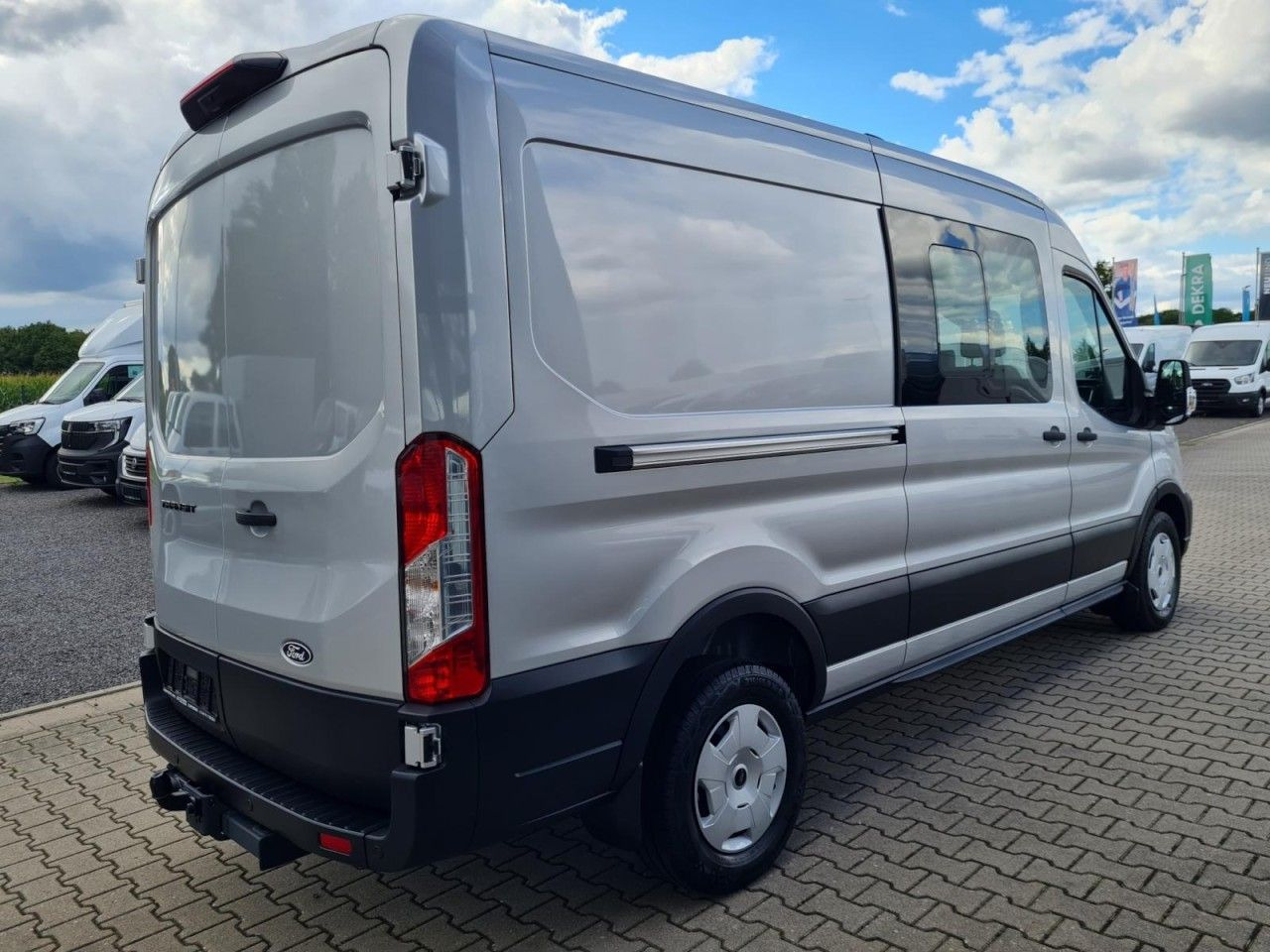 Ford Transit 3,5t Kasten Doka TDCi L3 Trend AHK PDC K - Kastenwagen, Transporter mit Doppelkabine: das Bild 4 Ford Transit 3,5t Kasten Doka TDCi L3 Trend AHK PDC K - Kastenwagen, Transporter mit Doppelkabine: das Bild 4