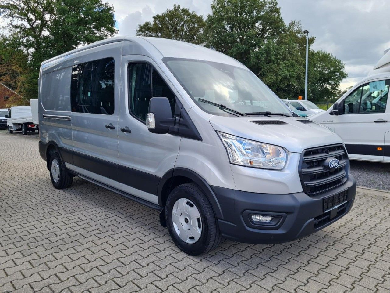 Ford Transit 3,5t Kasten Doka TDCi L3 Trend AHK PDC K - Kastenwagen, Transporter mit Doppelkabine: das Bild 3 Ford Transit 3,5t Kasten Doka TDCi L3 Trend AHK PDC K - Kastenwagen, Transporter mit Doppelkabine: das Bild 3