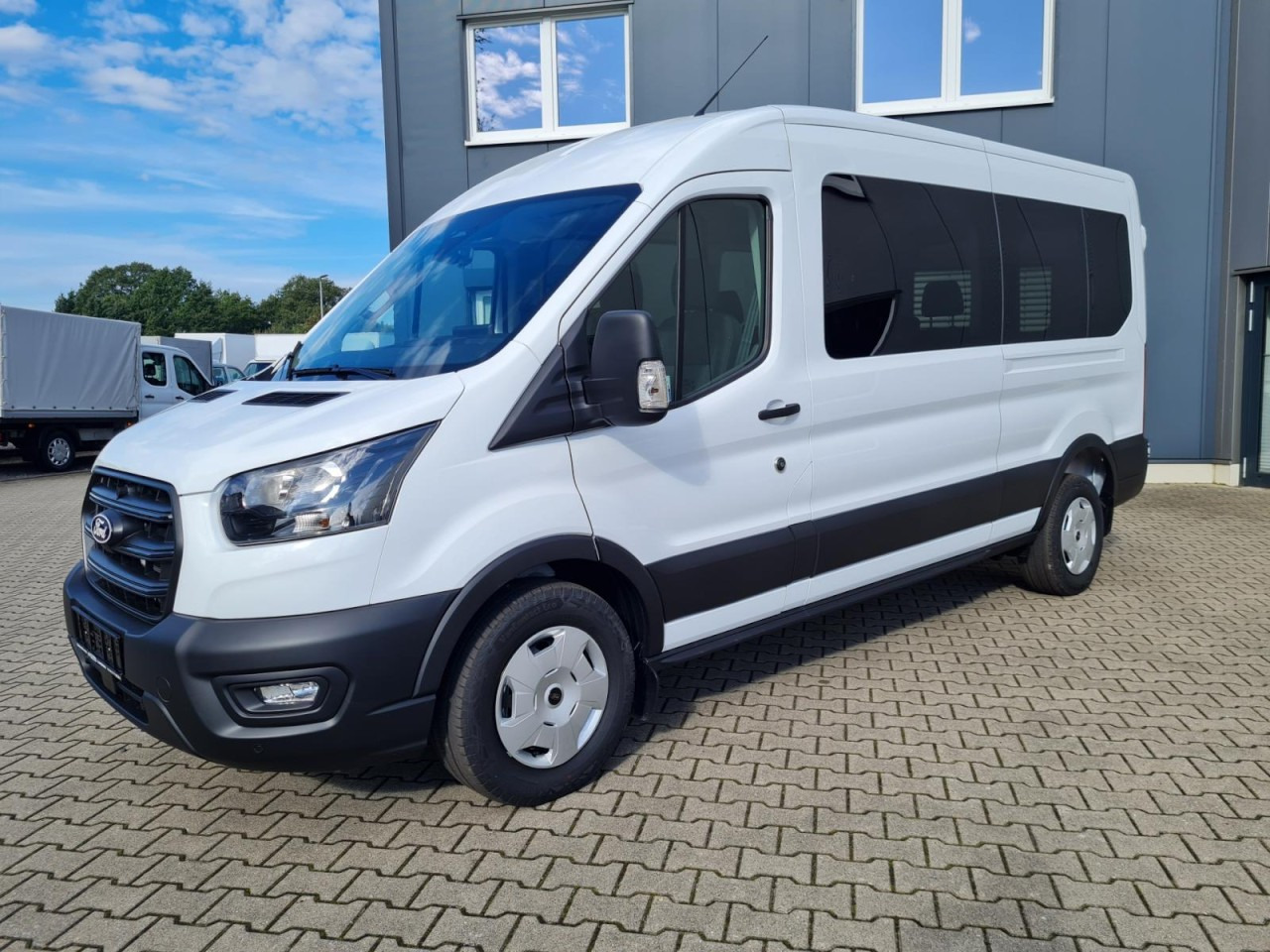 Ford Transit 350 Kombi TDCi L3 AG Trend 9 Sitze AHK KAMERA - Kleinbus, Personentransporter: das Bild 3 Ford Transit 350 Kombi TDCi L3 AG Trend 9 Sitze AHK KAMERA - Kleinbus, Personentransporter: das Bild 3