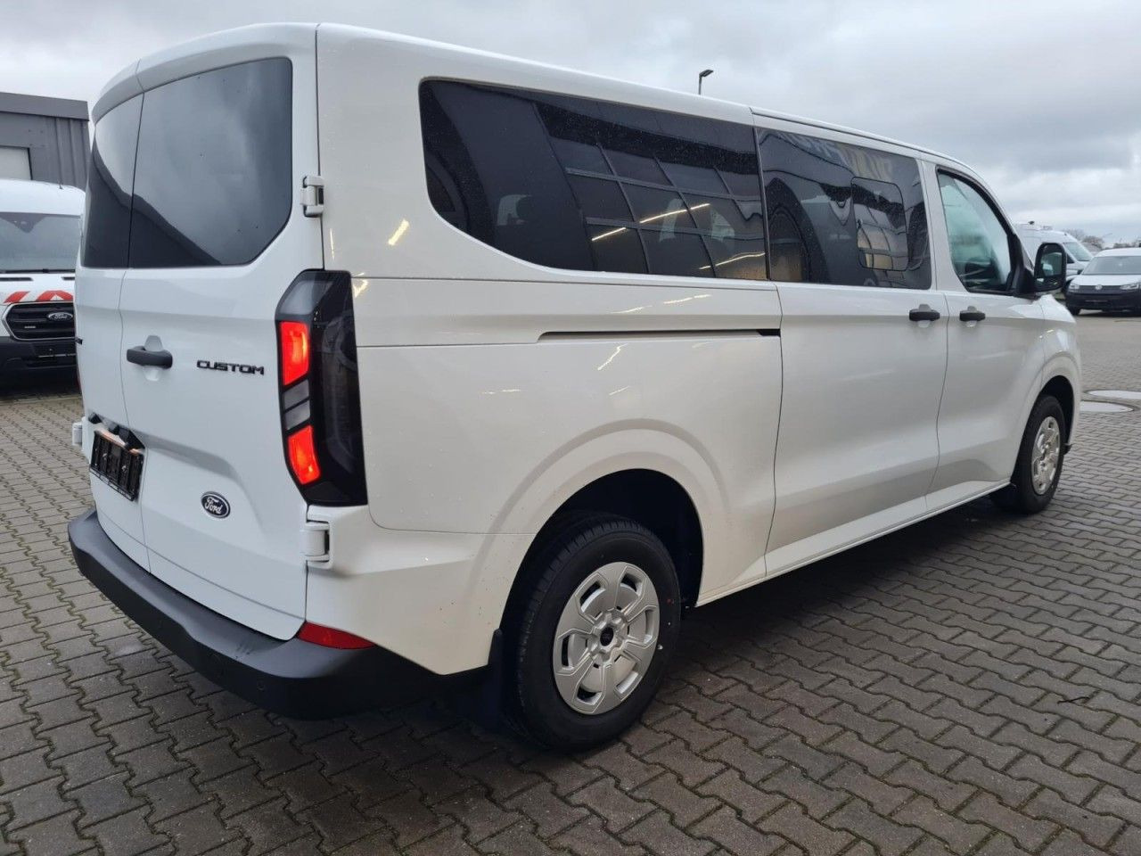 Ford Transit Custom Trend 320 L2 9 Sitzer - Personentransporter: das Bild 4 Ford Transit Custom Trend 320 L2 9 Sitzer - Personentransporter: das Bild 4