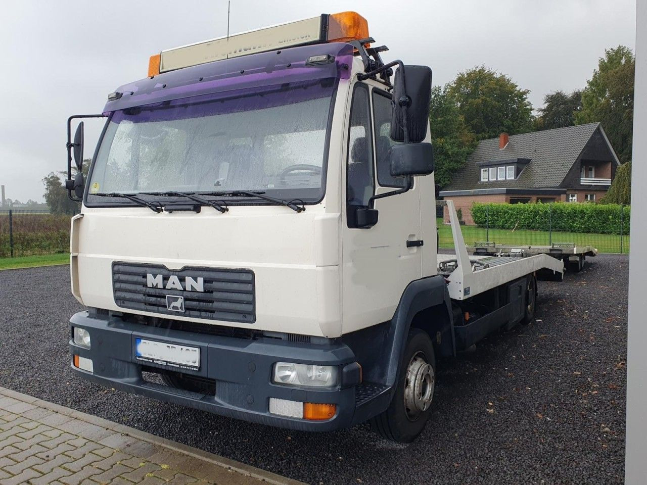 MAN LE 8.180 Autotransporter evtl. mit Anhänger - Autotransporter LKW: das Bild 2 MAN LE 8.180 Autotransporter evtl. mit Anhänger - Autotransporter LKW: das Bild 2