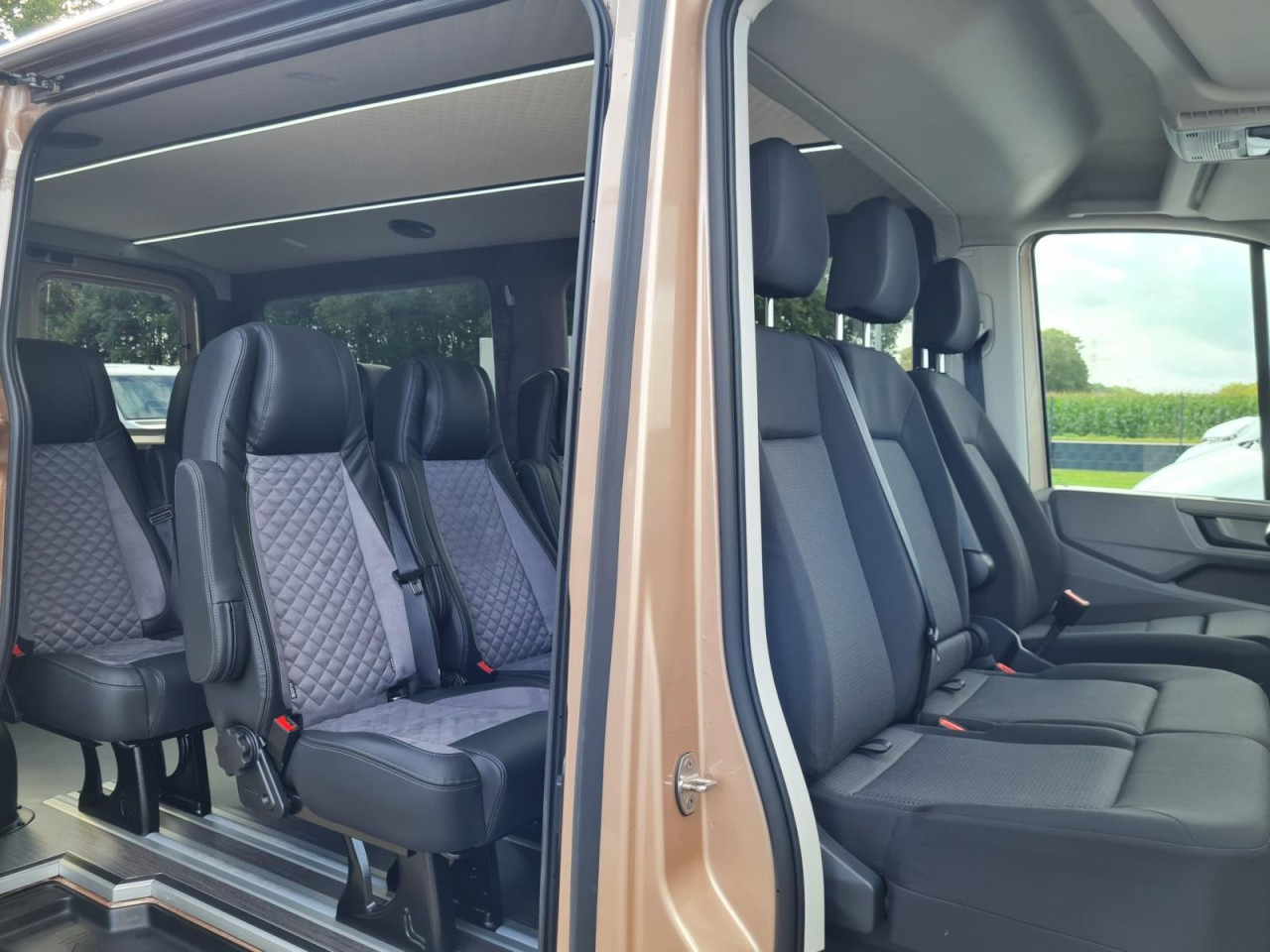 MAN TGE 3.180 TDi Kombi 9 Sitze ALU KAMERA LED LEDER Sonderumbau - Kleinbus, Personentransporter: das Bild 4 MAN TGE 3.180 TDi Kombi 9 Sitze ALU KAMERA LED LEDER Sonderumbau - Kleinbus, Personentransporter: das Bild 4