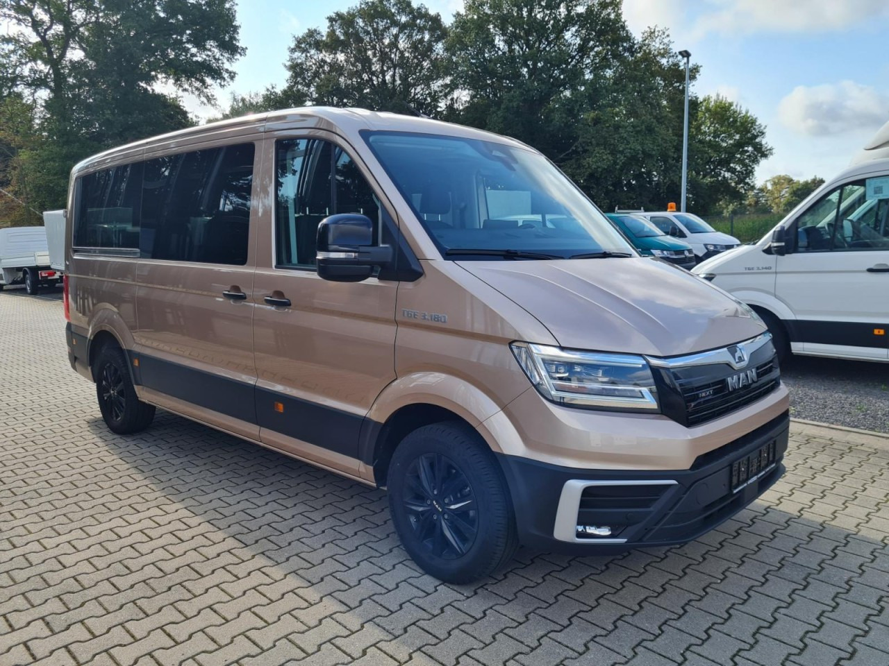 MAN TGE 3.180 TDi Kombi 9 Sitze ALU KAMERA LED LEDER Sonderumbau - Kleinbus, Personentransporter: das Bild 3 MAN TGE 3.180 TDi Kombi 9 Sitze ALU KAMERA LED LEDER Sonderumbau - Kleinbus, Personentransporter: das Bild 3