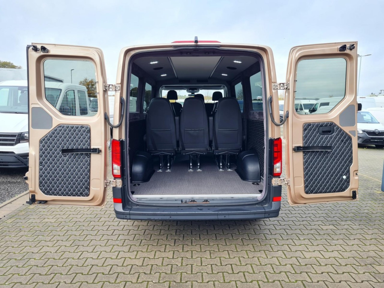 Man TGE 3.180 TDi Kombi 9 Sitze ALU KAMERA LED LEDER Sonderumbau - Kleinbus, Personentransporter: das Bild 5 Man TGE 3.180 TDi Kombi 9 Sitze ALU KAMERA LED LEDER Sonderumbau - Kleinbus, Personentransporter: das Bild 5