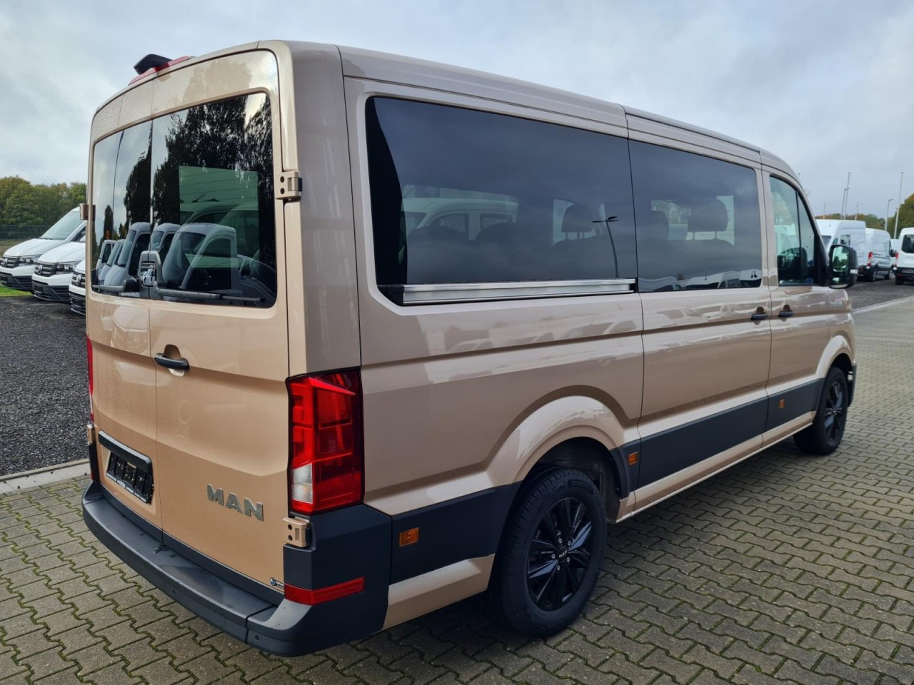 Man TGE 3.180 TDi Kombi 9 Sitze ALU KAMERA LED LEDER Sonderumbau - Kleinbus, Personentransporter: das Bild 4 Man TGE 3.180 TDi Kombi 9 Sitze ALU KAMERA LED LEDER Sonderumbau - Kleinbus, Personentransporter: das Bild 4