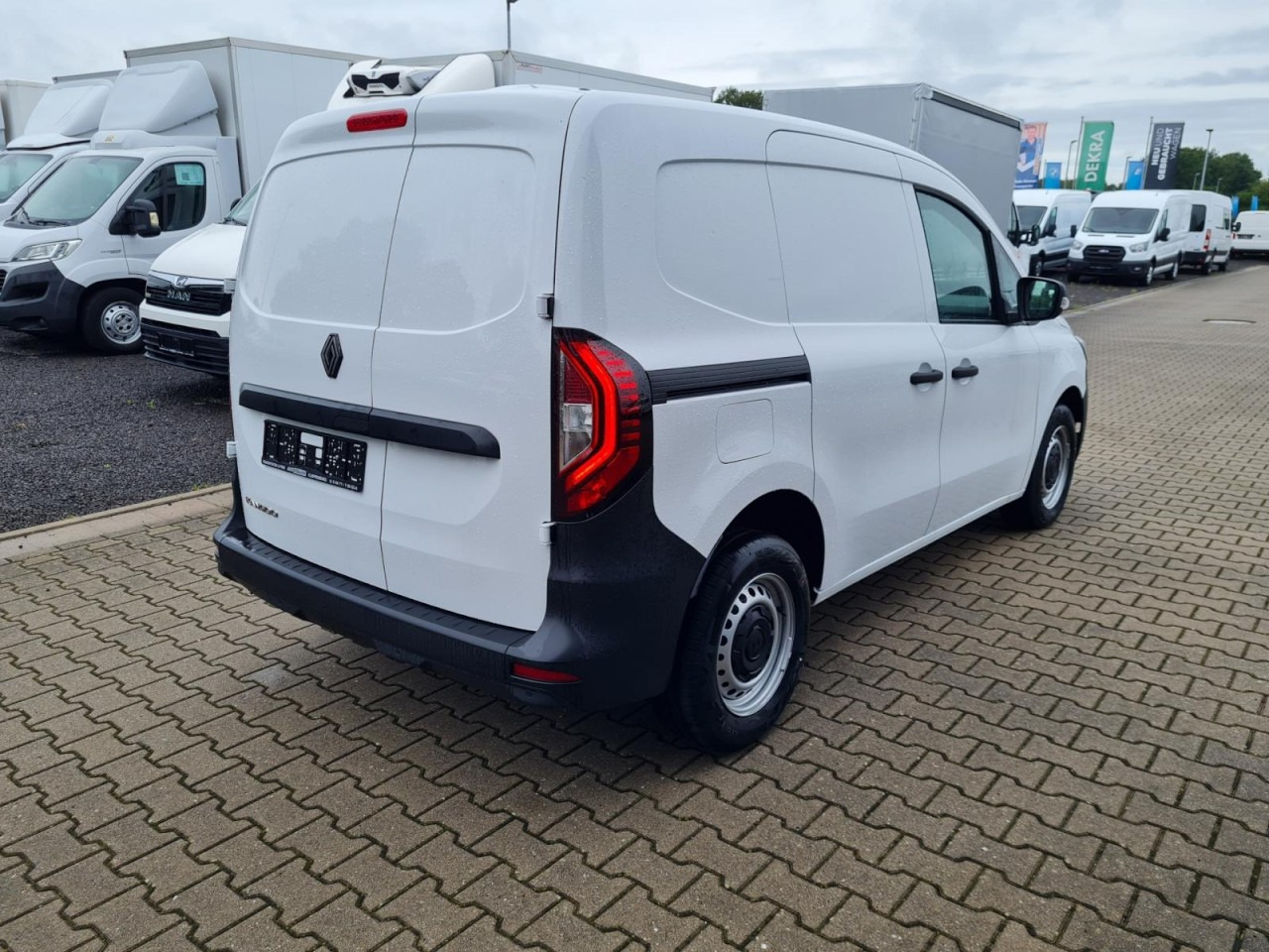 Renault Kangoo Van Kasten L1H1 TCe 1.3i KLIMA PDC TEMPOMAT - Kleintransporter: das Bild 5 Renault Kangoo Van Kasten L1H1 TCe 1.3i KLIMA PDC TEMPOMAT - Kleintransporter: das Bild 5