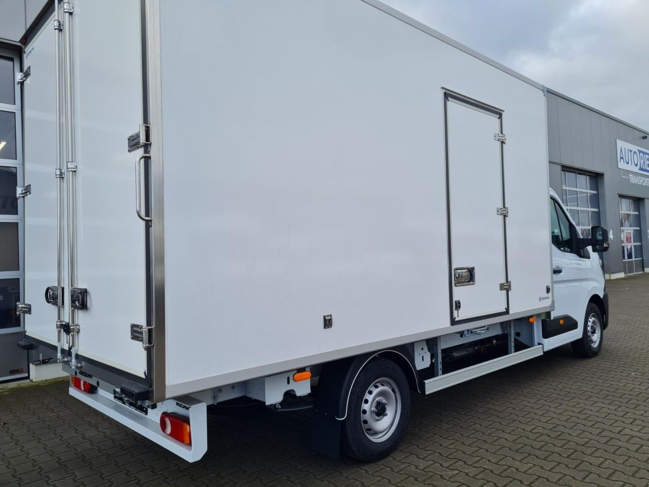 Renault Master 35 New Möbel Koffer KLIMA KAMERA TEMPOMAT - Koffer Transporter: das Bild 5 Renault Master 35 New Möbel Koffer KLIMA KAMERA TEMPOMAT - Koffer Transporter: das Bild 5